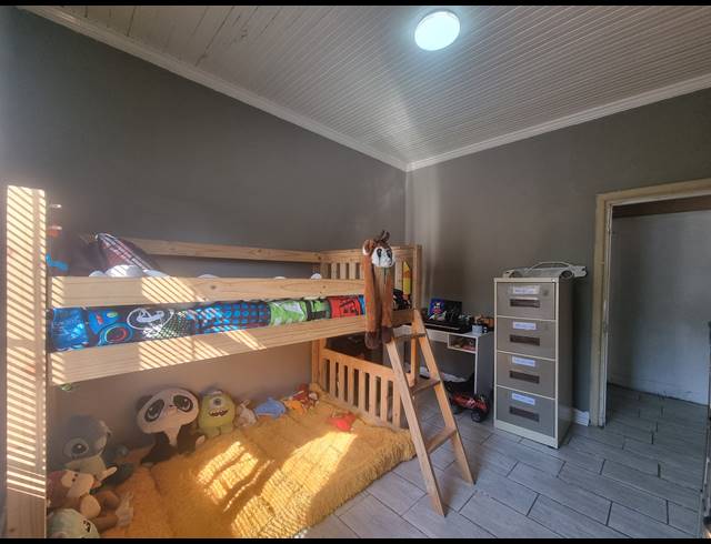 3 BEDROOM FREESTANDING FOR SALE IN GEORGE CENTRAL